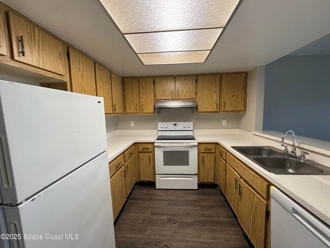 Building Photo - 1039 Regency Dr