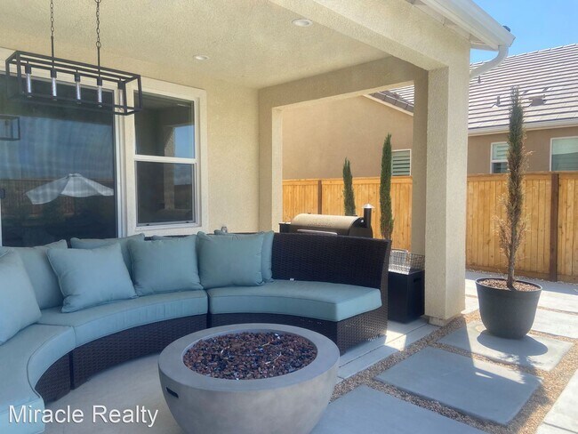 Building Photo - 4 br, 3 bath House - 539 Overstone Avenue