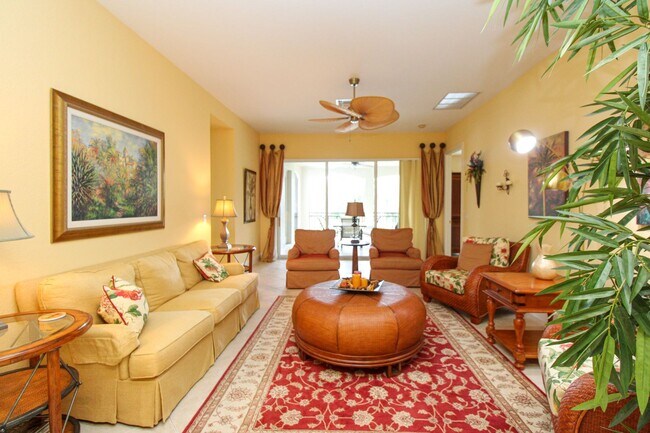 Foto del edificio - ** FIDDLER'S CREEK WATERFRONT SEASONAL 3 BEDROOM-3 BATH COACH HOME IN VARENNA ** SOCIAL MEMBERSHI...