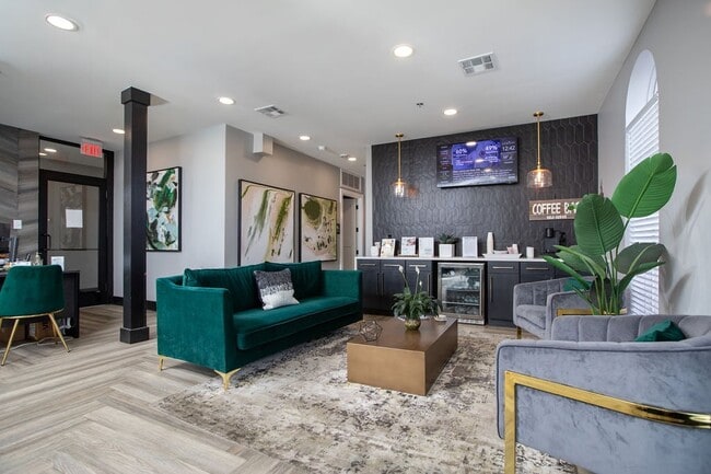 Building Photo - Lumiere