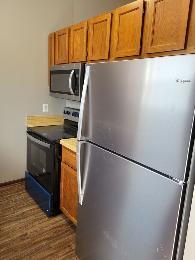 Foto del edificio - $1195 - 2/2 - Jefferson Square Apartment - Ready to view
