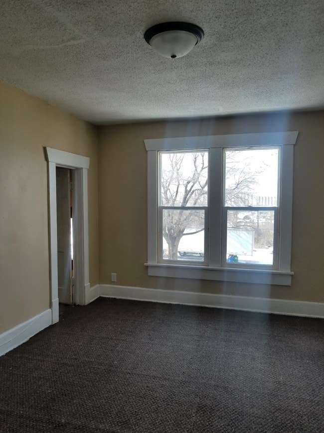Building Photo - 4003 King Hill Ave
