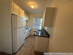 Building Photo - 550 Belmont St