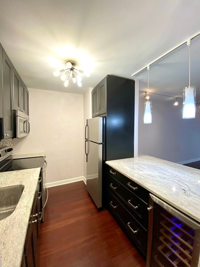 Kitchen - 535 N Michigan Ave