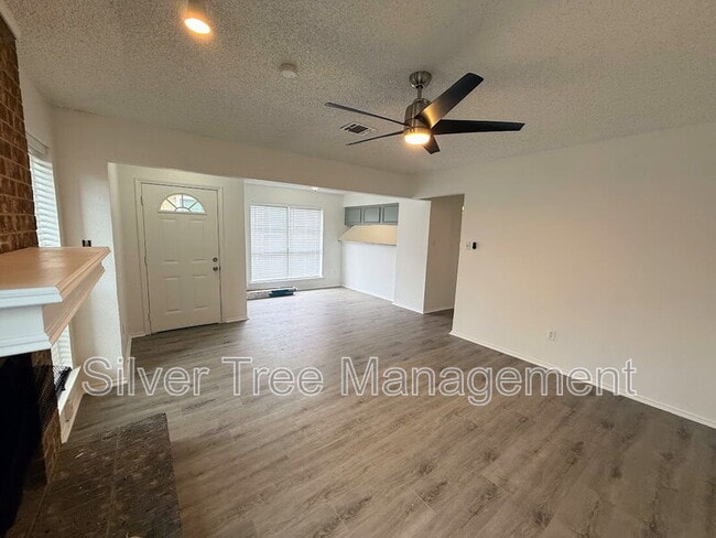 Building Photo - 2326 Summer Pl Dr