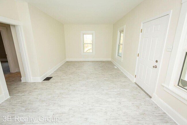 Building Photo - 2 br, 1 bath House - 1355 Stanley Ave.