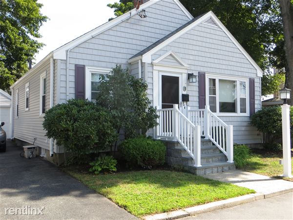 Primary Photo - 17 Trevett Ave
