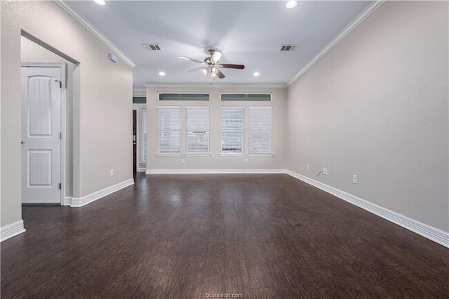 Building Photo - 1420 Holleman Dr