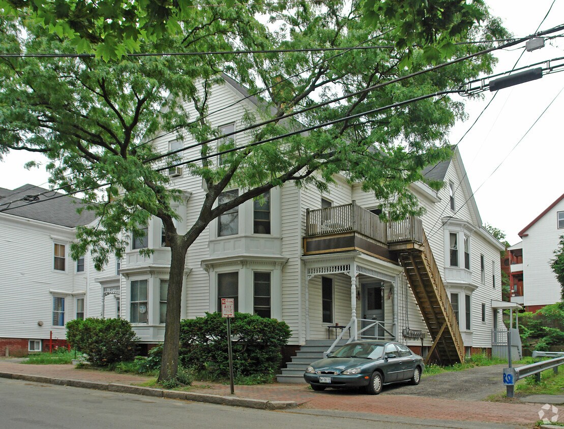 Building Photo - 10-12 Grant St