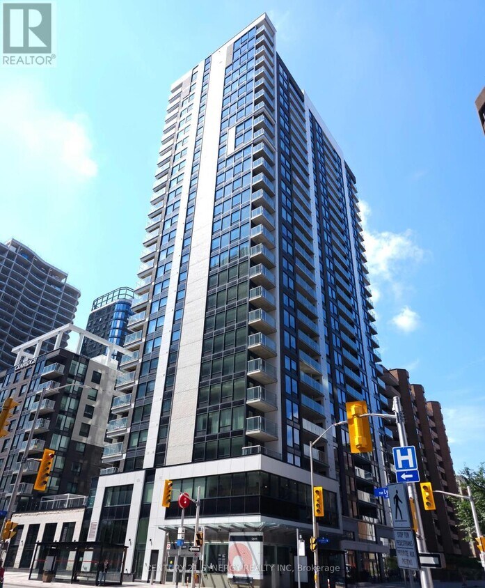 Primary Photo - 340-1340 Queen St