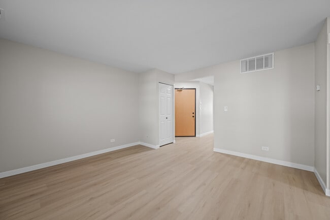 Foto del edificio - 556 E Shag Bark Ln