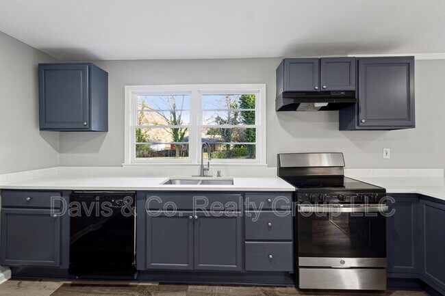 Foto del edificio - 2385 Tilson Rd