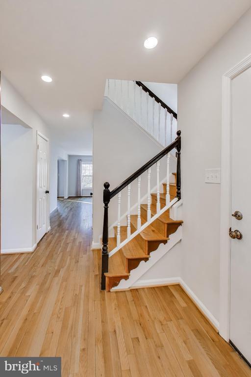 Building Photo - 22 Shagbark Ct