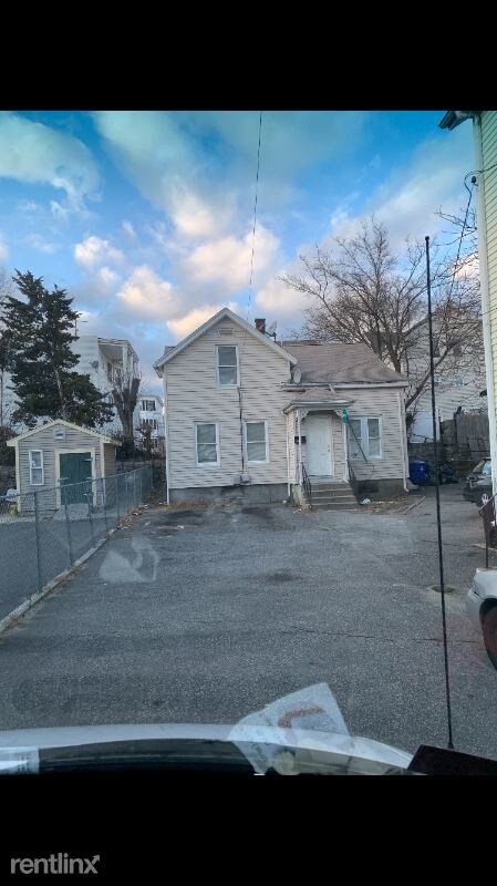 Building Photo - 4 br, 1 bath House - 63 Garfield St