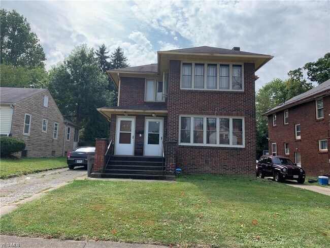 Building Photo - 135 E Philadelphia Ave
