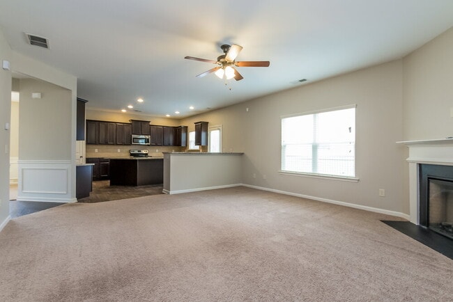 Building Photo - 119 Cessna Dr