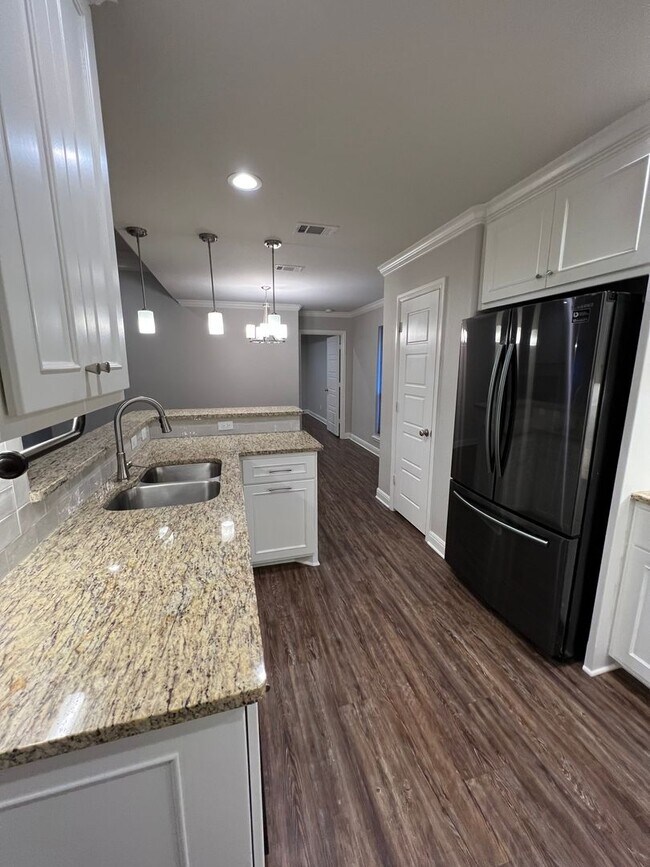Foto del edificio - 5429 Meadow Ridge Dr