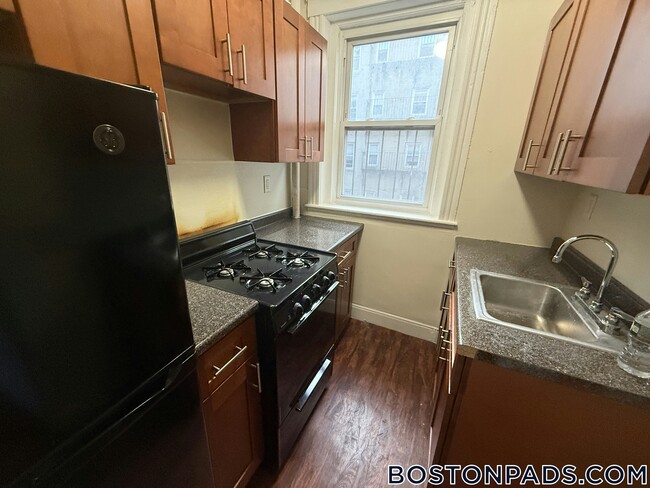 Building Photo - 1185 Boylston St