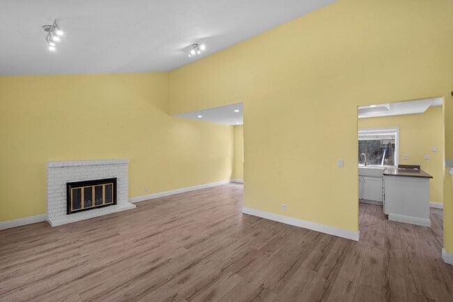 Building Photo - Beautifully Updated Four Bedroom Fremont Retreat w/ Views in Historic Niles
