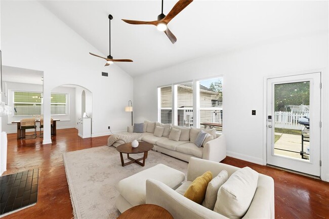 Building Photo - 173 Skinner