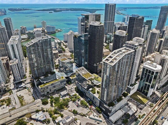 Foto del edificio - 88 SW 7th St