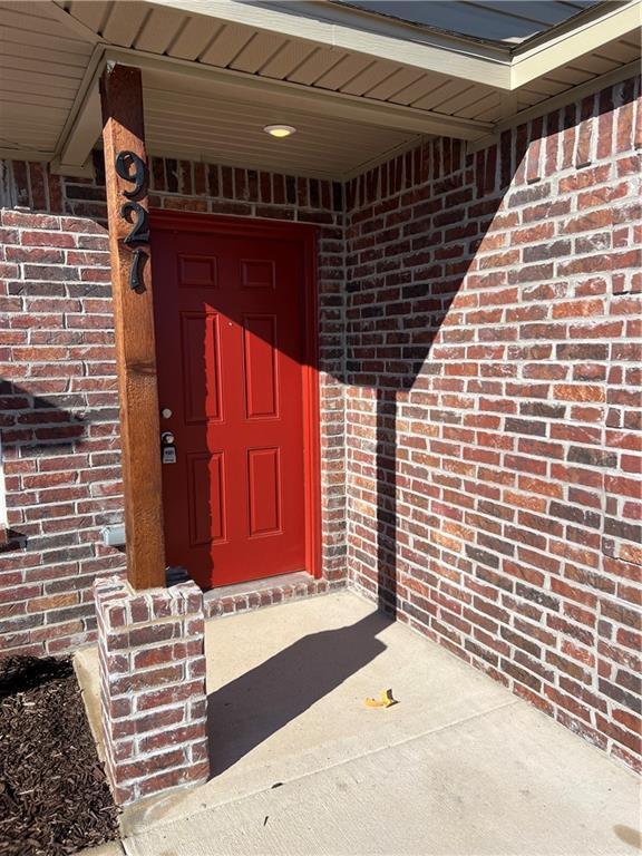 Building Photo - 921 W Aiden Dr