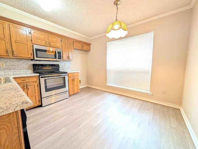 Foto del edificio - 2 Bedroom PG Townhome Now Available