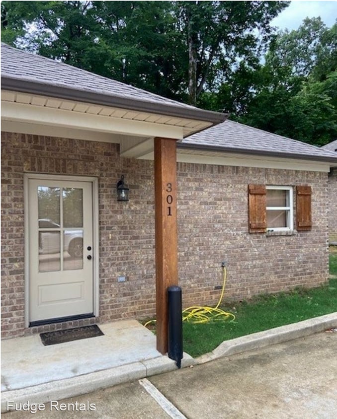 Primary Photo - 1 br, 1 bath House - 301 Riley