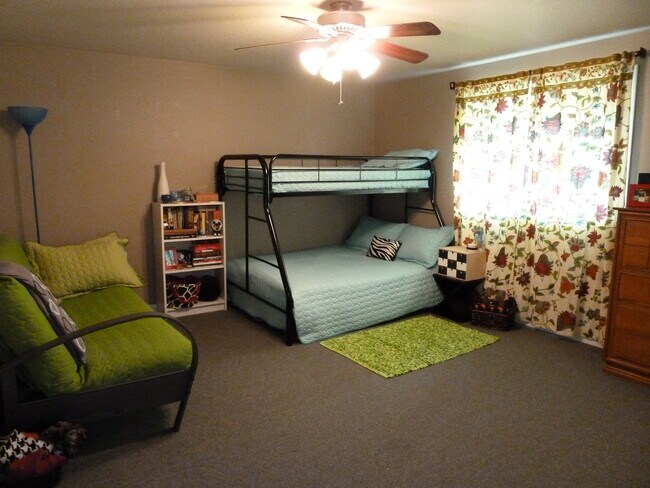 Building Photo - 7930 Bittern Ct SE