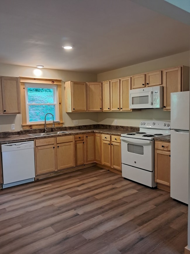 Foto del edificio - 315 #6 Sulphur Springs Rd