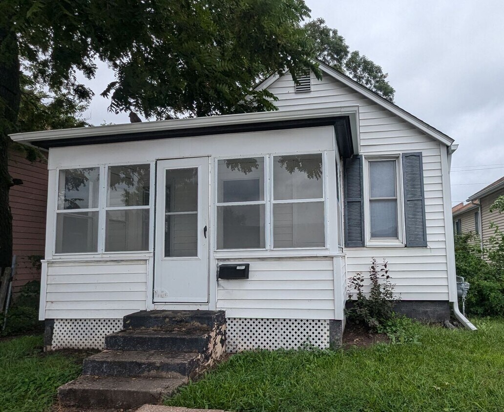 Primary Photo - Newly Refinished 1 Bedroom 1 Bathroom House