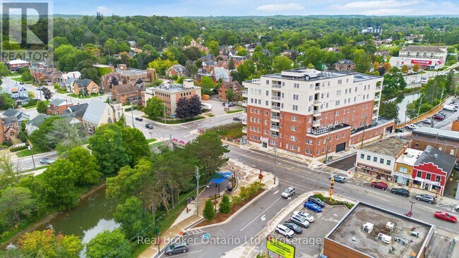 Photo du bâtiment - 80 9th St E