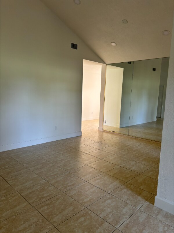 Building Photo - 6528 Edgeworth Dr