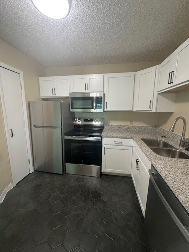 Photo - ONE BEDROOM IN GUNBARREL- ALL UTILITIES IN... Apartment