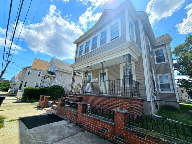 Foto del edificio - 398 Charles St