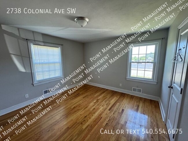 Foto del edificio - 2738 Colonial Ave SW