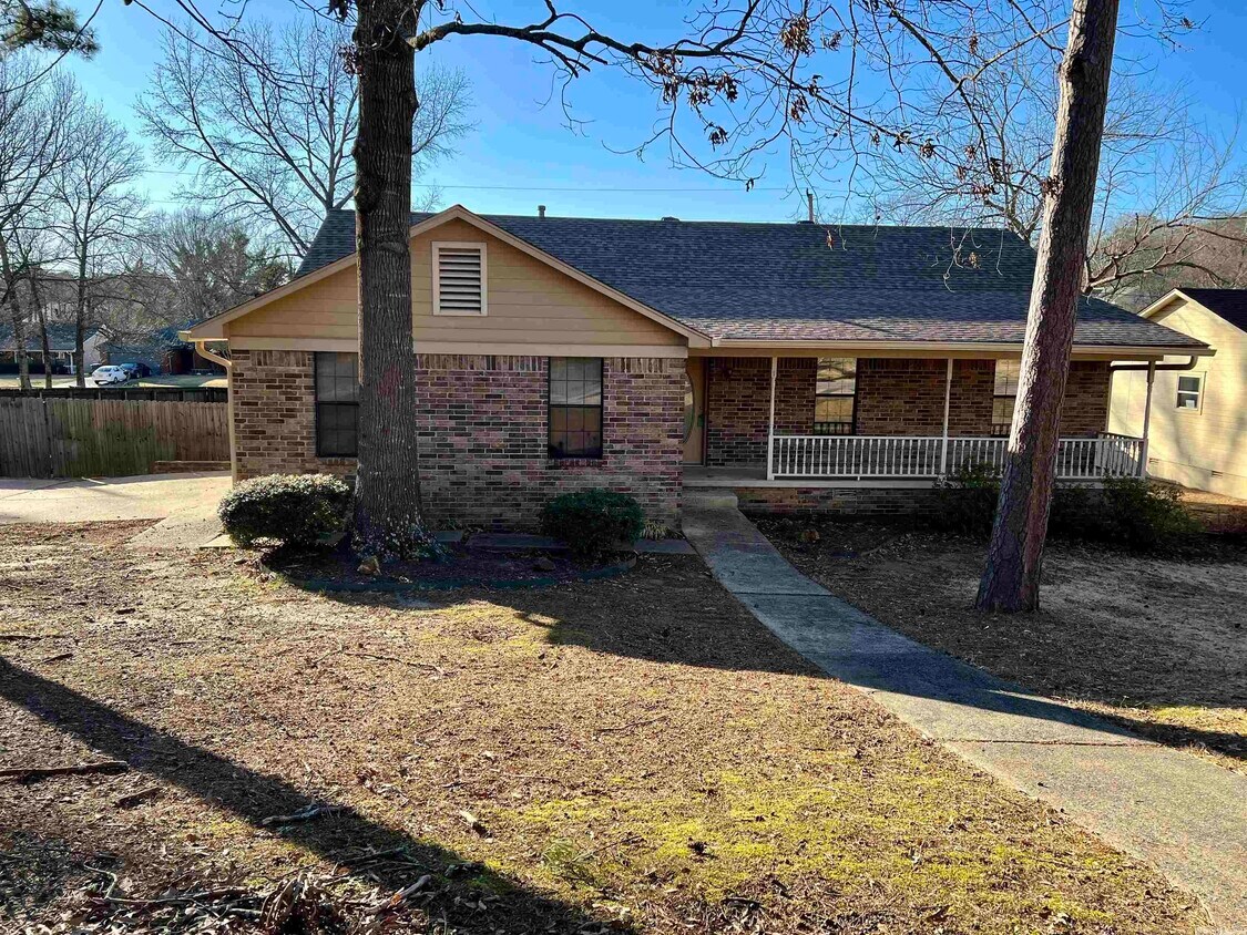 2424 Maple Ridge Rd, Little Rock, AR 72211 House Rental in Little