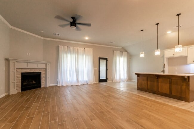 Building Photo - Modern 3-Bed, 2-Bath Home in Deer Creek School District!