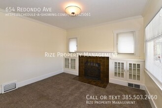 Building Photo - 654 E Redondo Ave