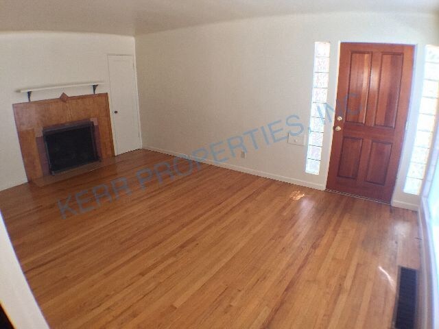 Building Photo - 2 Bd / 1 Bth - Fplce - Bsmt - Det. Garage!
