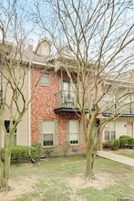 Building Photo - 10600 Lakes Blvd