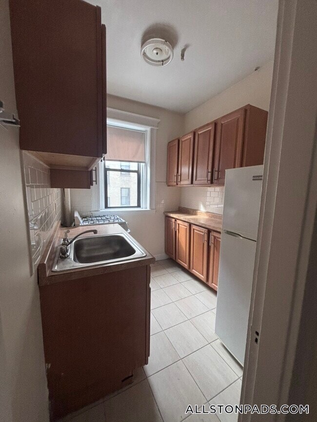 Building Photo - 1144 Commonwealth Ave