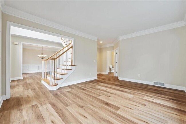 Foto del edificio - 4115 Montvale Xing