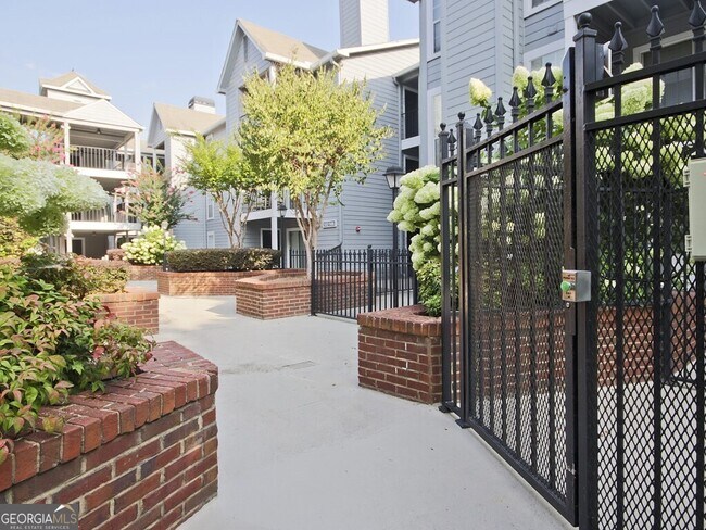Foto del edificio - 632 Granville Ct