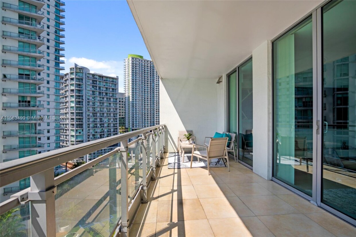 Foto principal - 1050 Brickell Ave