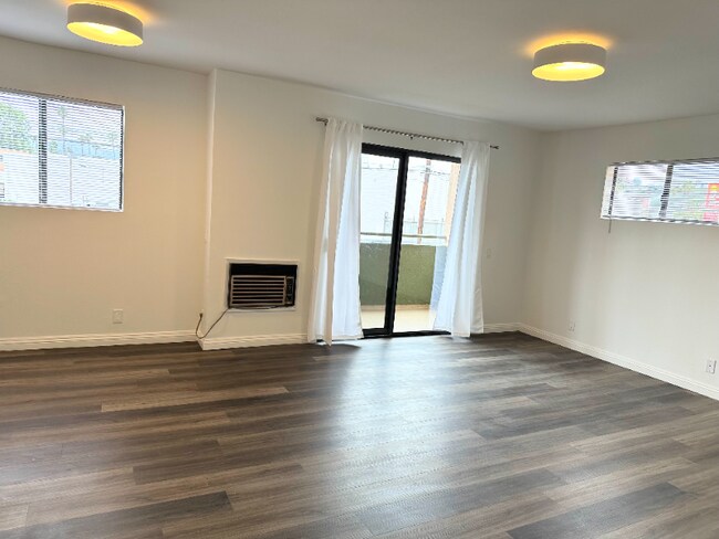 Foto del edificio - 1275 N Commonwealth Ave