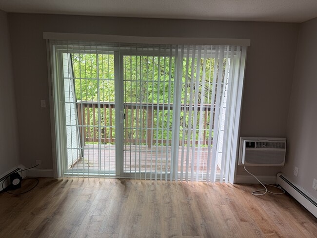 Building Photo - Harborview Apartment Community
