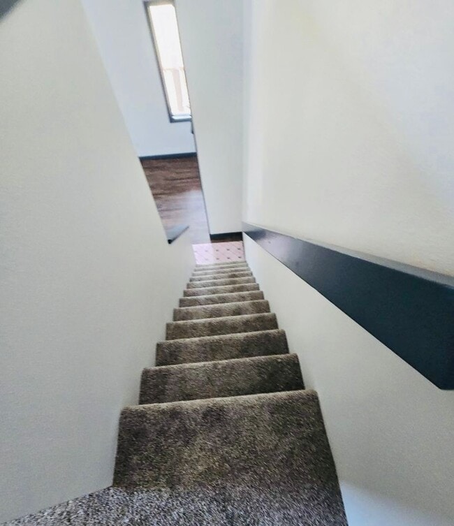 Building Photo - Newly Remodeled Loft Apartment – 1.5 Baths...