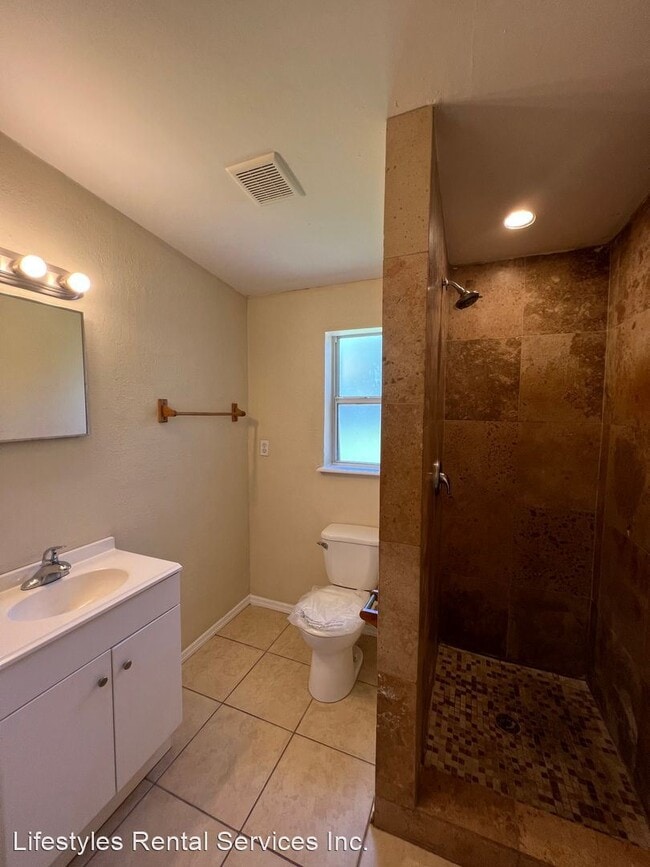 Foto del edificio - 4 br, 3 bath House - 254 Blairmore Blvd