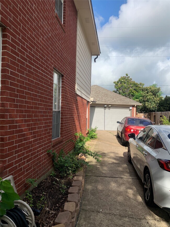 Building Photo - 3514 Spruce Needle Dr